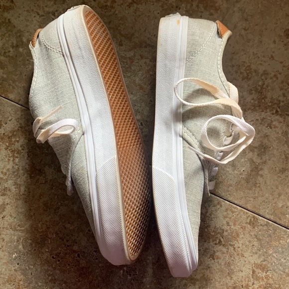 Vans - Picture 3 of 10